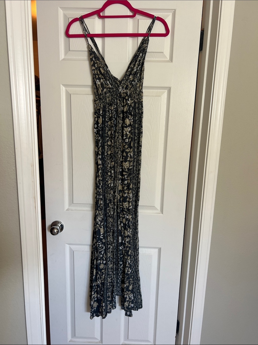 lovestitch Black and Cream Floral V‑Neck Maxi Dress
